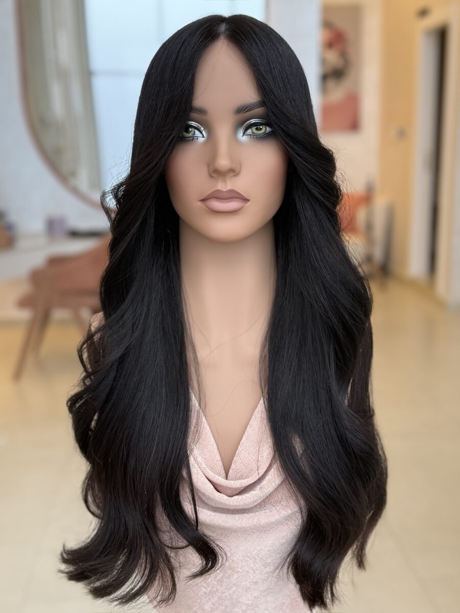باروكة طول ٢٦ انش لون طبيعي مايل للأسود